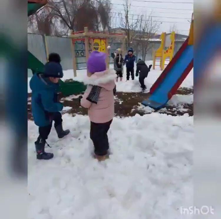"Ақ қардан аққала жасаймыз"